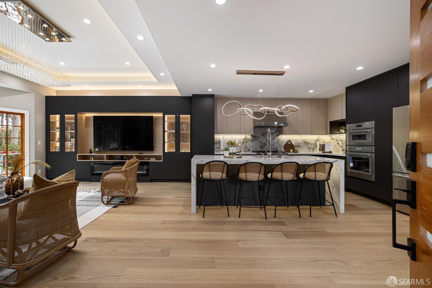 5624 Fulton Street